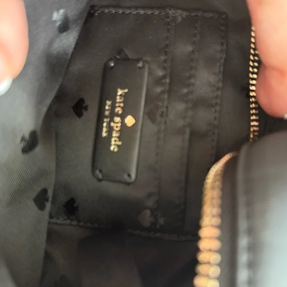 Kate Spade Black Crossbody Bag Sleek Designer Accessory - Picture 5 of 6